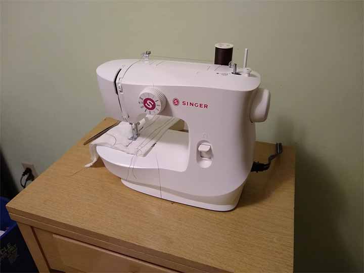 SINGER  MX60 Sewing Machine With Accessory Kit & Foot Pedal